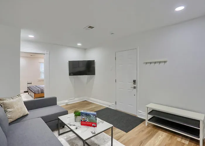 Modern And Cozy 1 Bdrm With Free Street Parking Pittsburgh