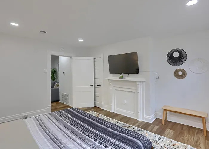 Modern And Cozy 1 Bdrm With Free Street Parking * Pittsburgh