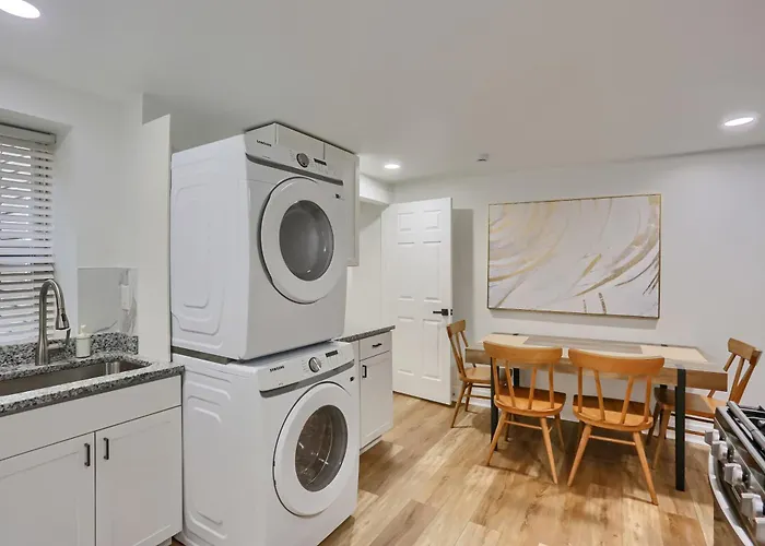 Modern And Cozy 1 Bdrm With Free Street Parking Apartment Pittsburgh